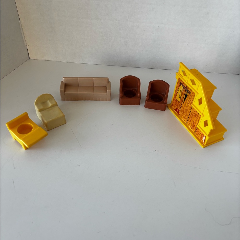 Vintage Fisher price little people furniture
